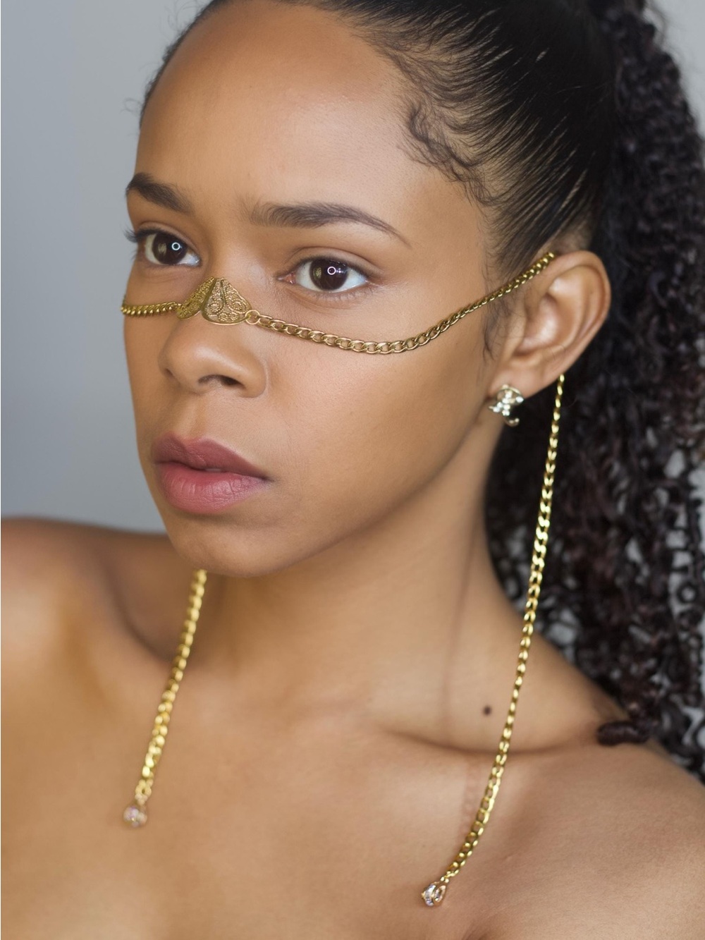 Dolls Kill Gold Chain Nose & Face Jewelry with Medallion